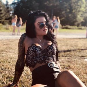 Meet your Posher, Angela